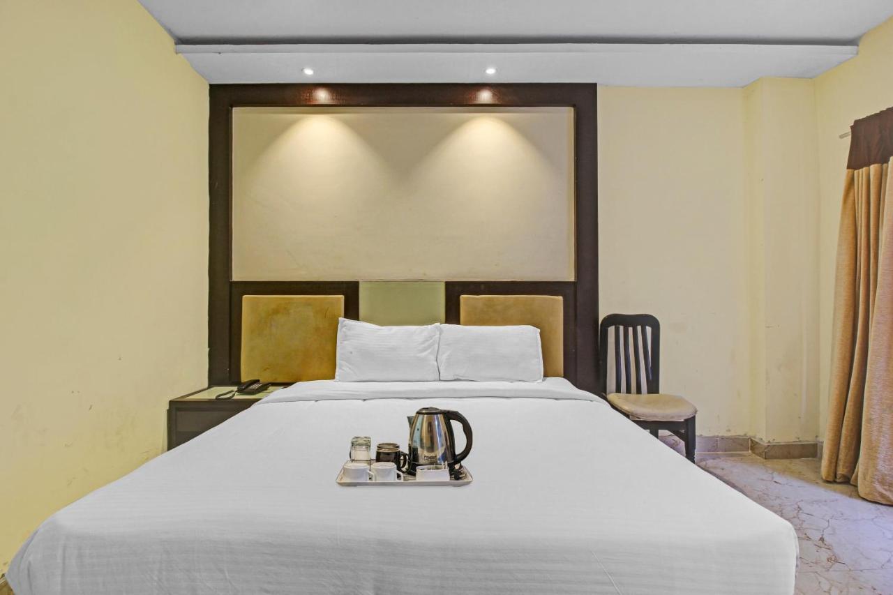 Oyo Townhouse 707 Grand Krishna 호텔 하이데라바드 외부 사진