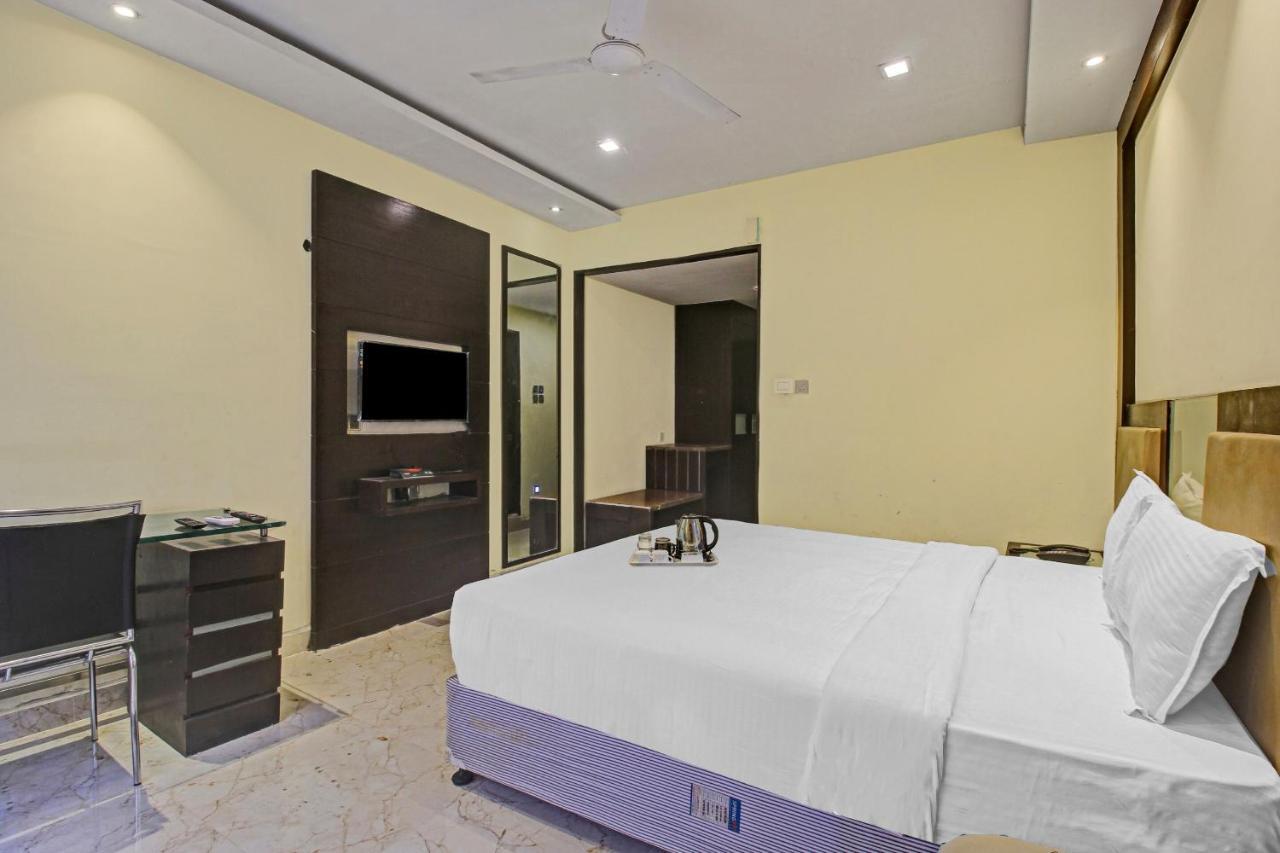 Oyo Townhouse 707 Grand Krishna 호텔 하이데라바드 외부 사진