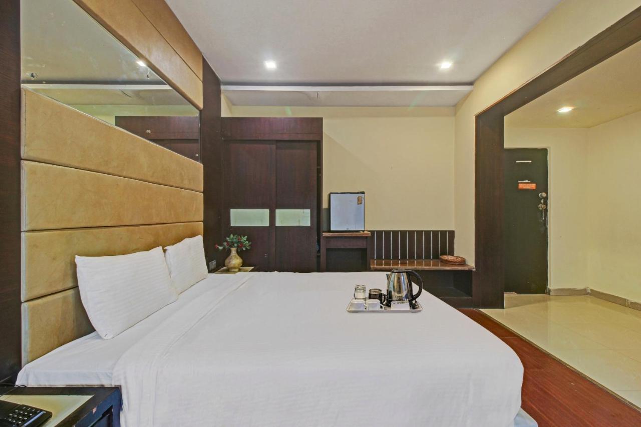 Oyo Townhouse 707 Grand Krishna 호텔 하이데라바드 외부 사진