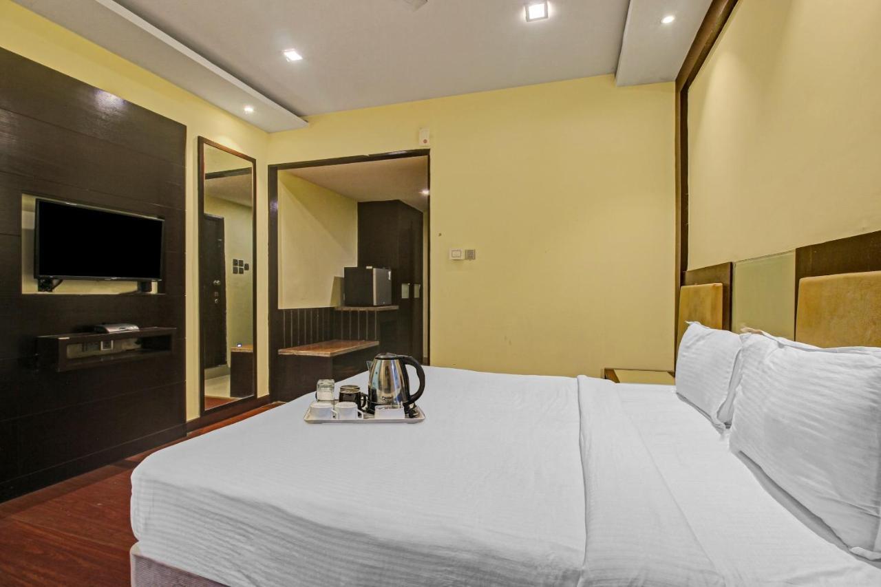 Oyo Townhouse 707 Grand Krishna 호텔 하이데라바드 외부 사진