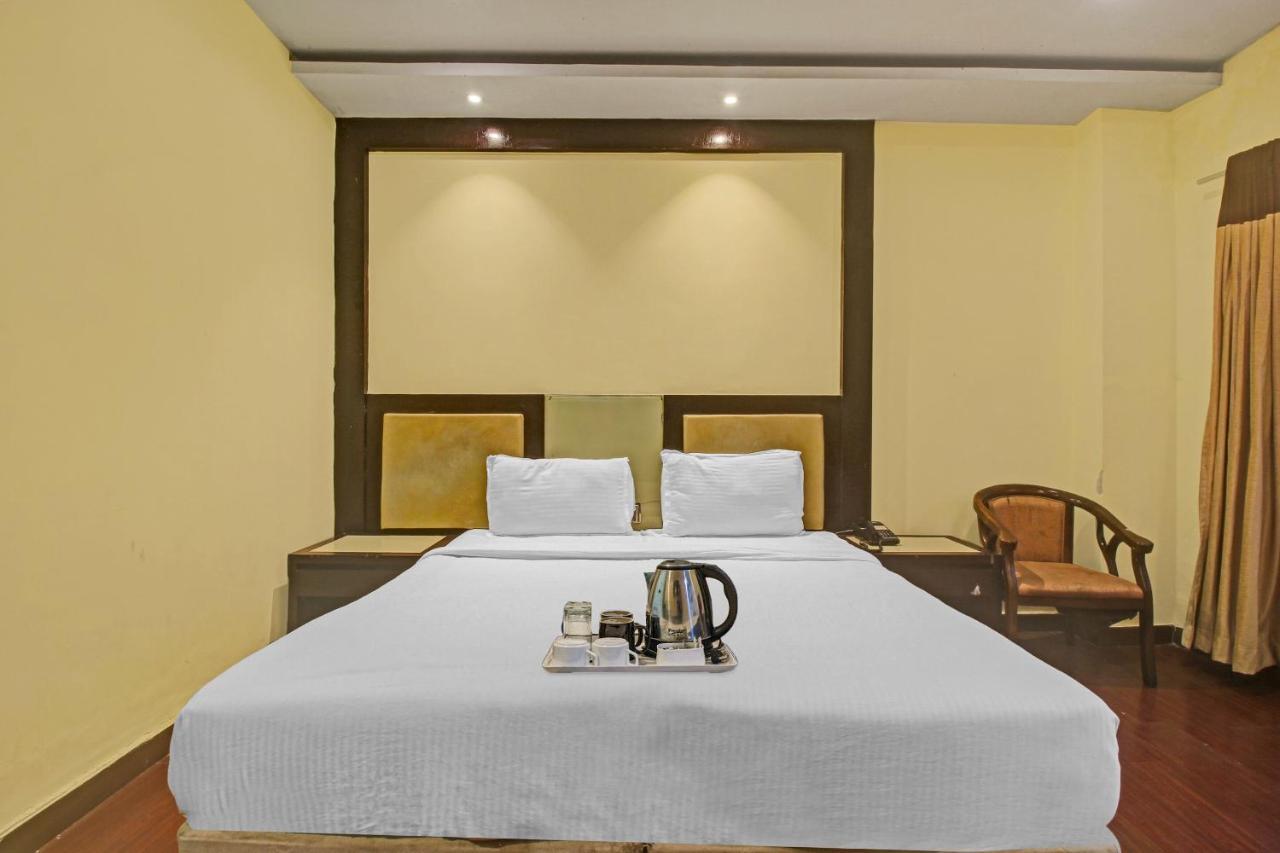 Oyo Townhouse 707 Grand Krishna 호텔 하이데라바드 외부 사진