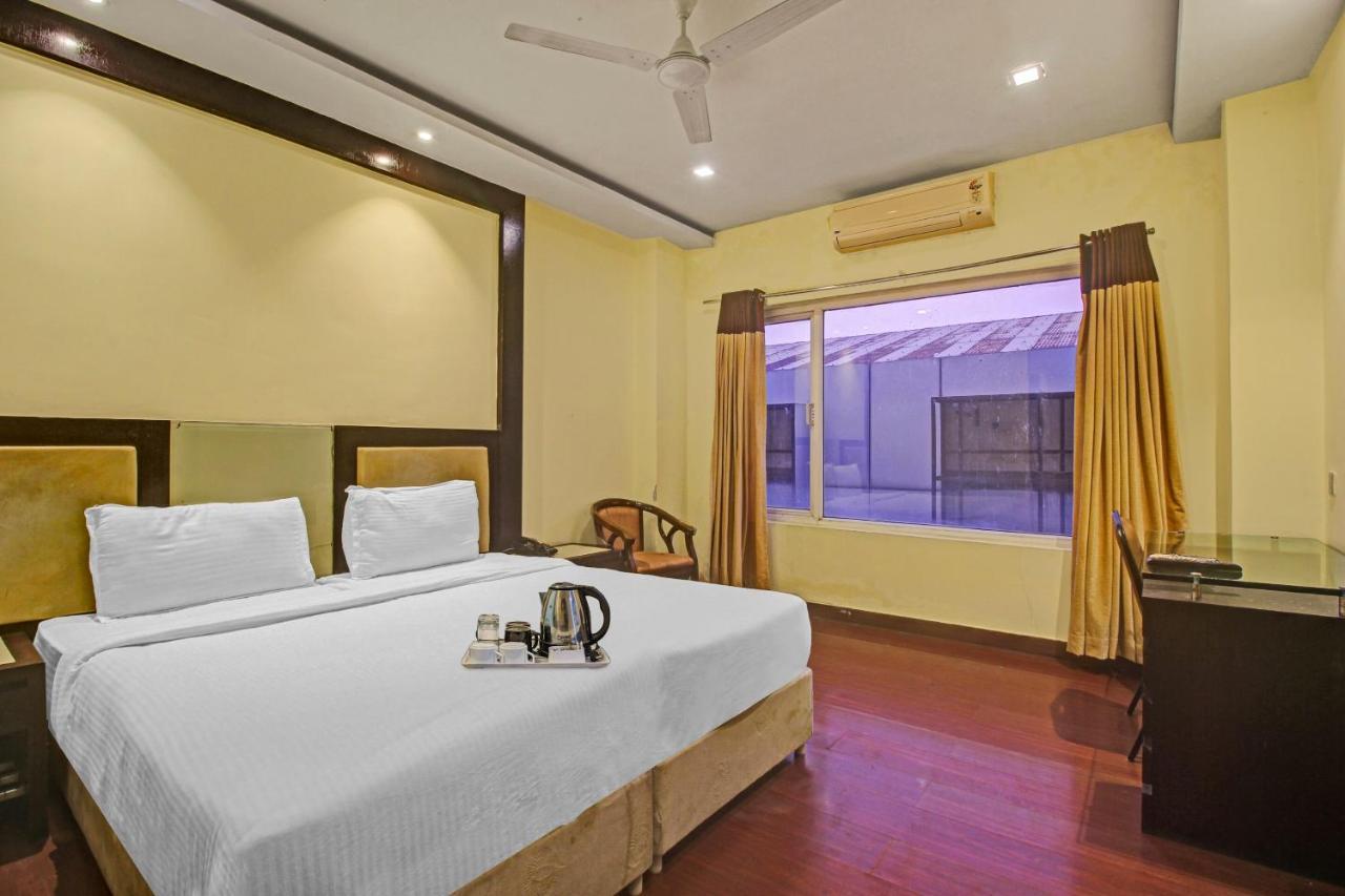 Oyo Townhouse 707 Grand Krishna 호텔 하이데라바드 외부 사진