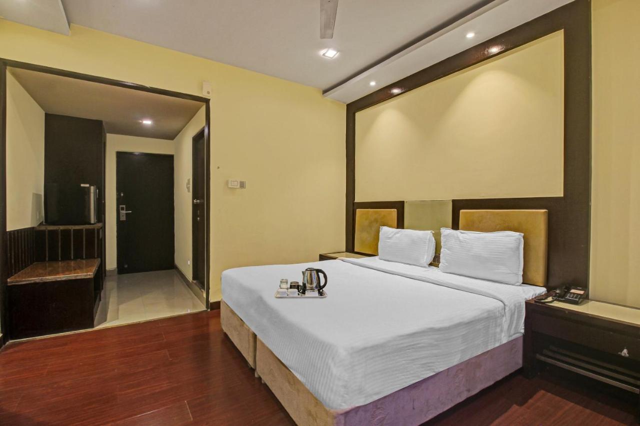 Oyo Townhouse 707 Grand Krishna 호텔 하이데라바드 외부 사진