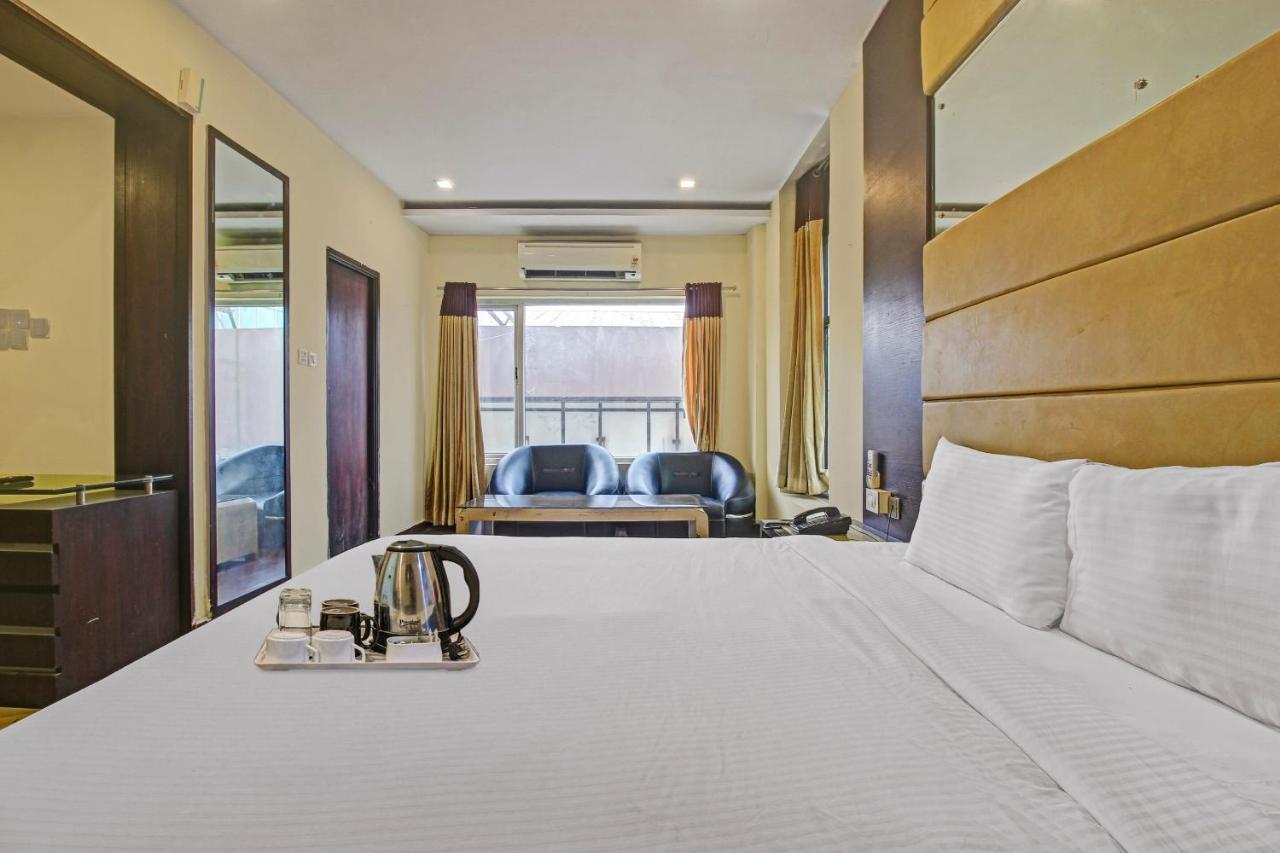 Oyo Townhouse 707 Grand Krishna 호텔 하이데라바드 외부 사진